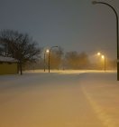 Снежная дорога в ночи