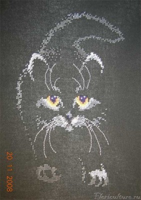 Немножко просвечивает канва, потому что на белом лежит ((