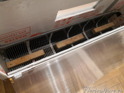 Укладываем бруски чтобы отодвинуть от теплоэлемента